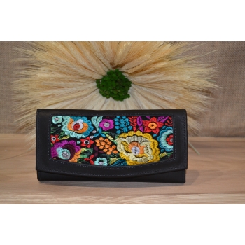 Portfel duży skórzany ciemnobrązowy z etnicznym kolorowym haftem .